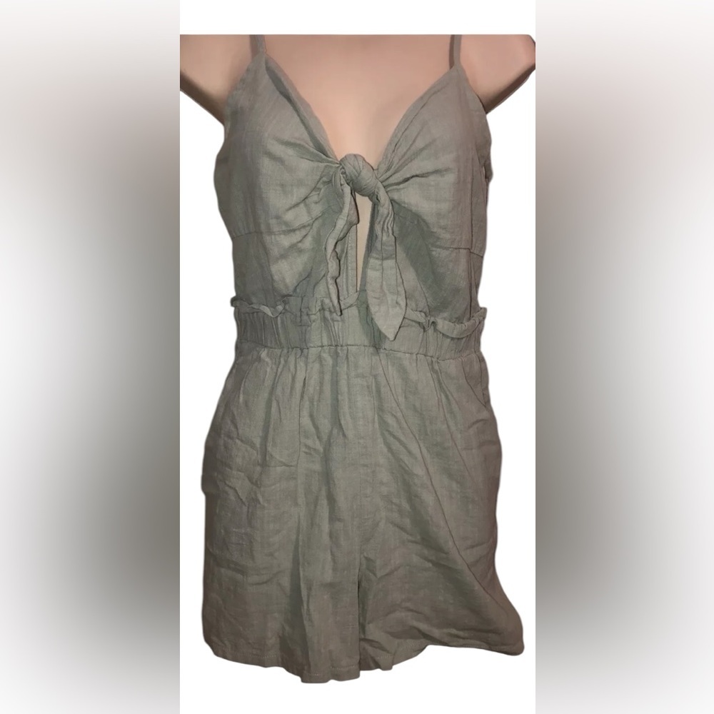Elegant Green cutout Sleeveless romper‎ One Clothing junior sz Large